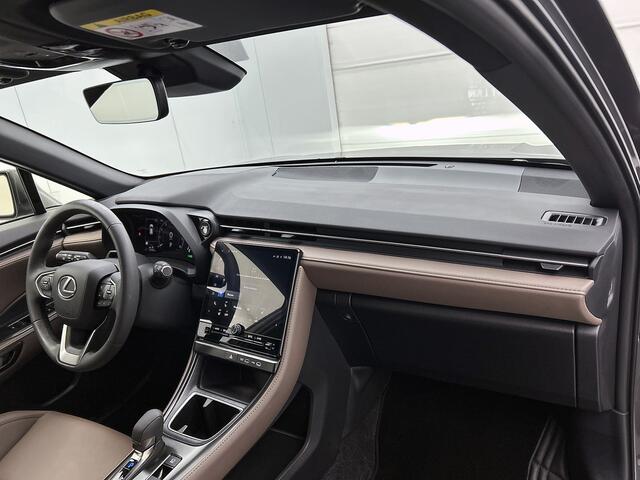 Lexus LBX Elegant 2WD | 18" LM Velgen | Stoelverwarming | Leder |