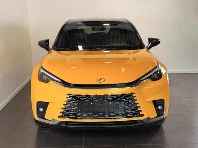 Lexus LBX Emotion 2WD + Premium Pack