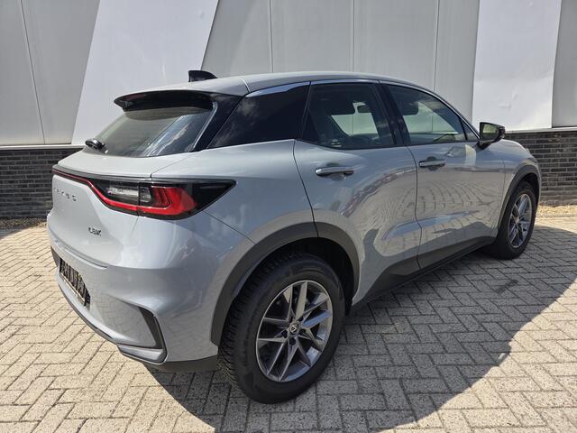 Lexus LBX Business Line Business Line 2WD Parkeer en Dodehoek Sensoren Stoel/ stuurverwarming