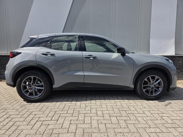 Lexus LBX Business Line Business Line 2WD Parkeer en Dodehoek Sensoren Stoel/ stuurverwarming