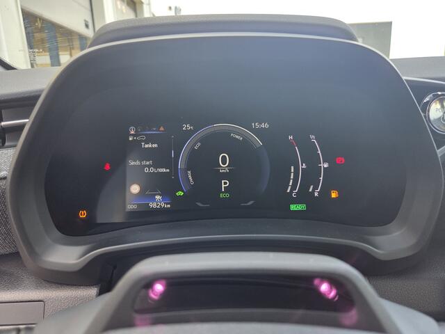 Lexus LBX Business Line Business Line 2WD Parkeer en Dodehoek Sensoren Stoel/ stuurverwarming