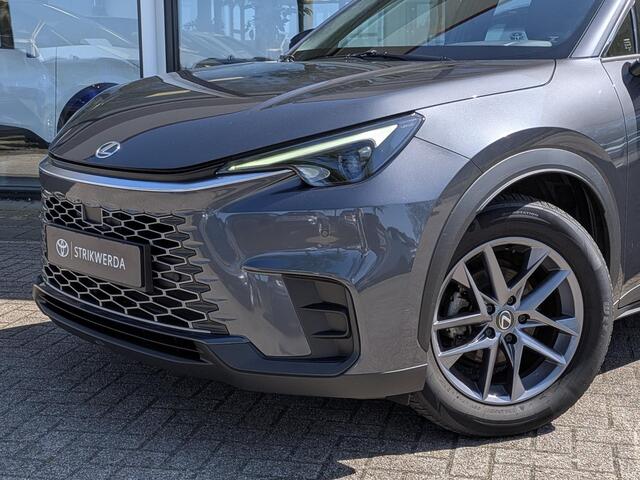 Lexus LBX Business Line 2WD | Comfort + Safety Pack | Stoel- stuurverwarming | BSM | PDC V+A | ACC | Camera