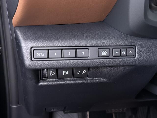 Lexus LBX Relax 2WD | Tech Pack |