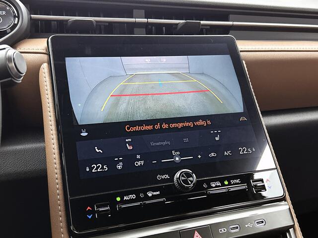Lexus LBX Relax 2WD | BTW voertuig | Bruin Leder | Blind Spot Monitor | Elektrisch verstelbare bestuurdersstoel met geheugen | Navigatie | Apple CarPlay/Android Auto | Cruise Control Adaptive | Stoel+stuurverwar