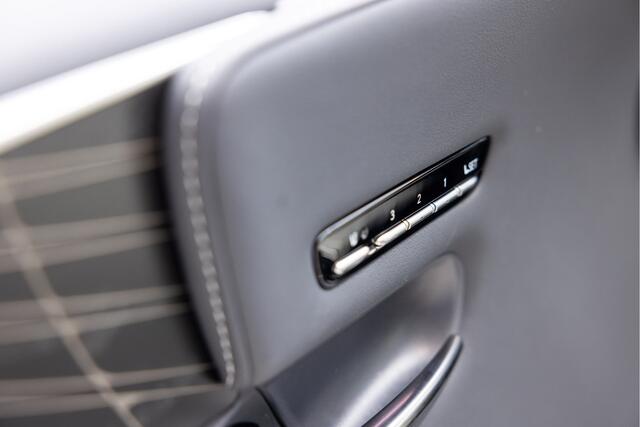 Lexus LS 500h AWD President Line | Ottoman seat | Massage function |