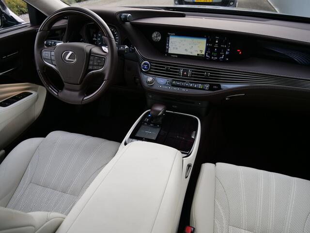 Lexus LS 500h AWD President Line Hybride 359 Pk Automaat Navi / Leer / Schuifdak / Entertainment systeem achter / Camera / Stoelverwarwing en koeling