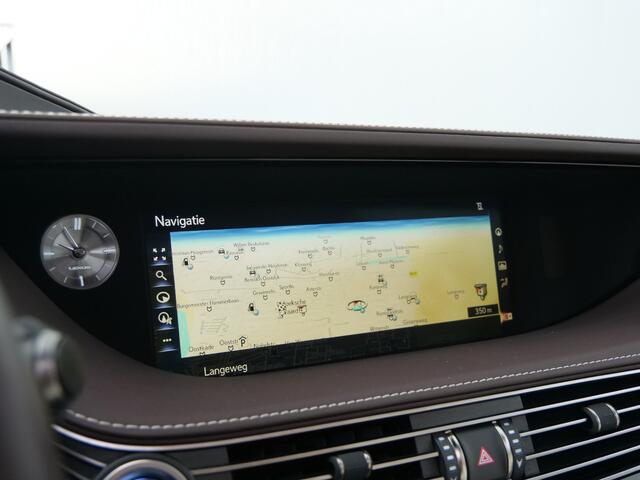 Lexus LS 500h AWD President Line Hybride 359 Pk Automaat Navi / Leer / Schuifdak / Entertainment systeem achter / Camera / Stoelverwarwing en koeling