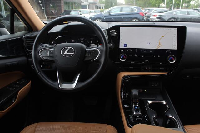 Lexus NX 450h+ AWD Launch Edition / 360Camera / Head-up / Leder / 18'' / Keyless / Sfeerverlichting / Stoelventilatie / Stuurverwarming / DAB / ACC