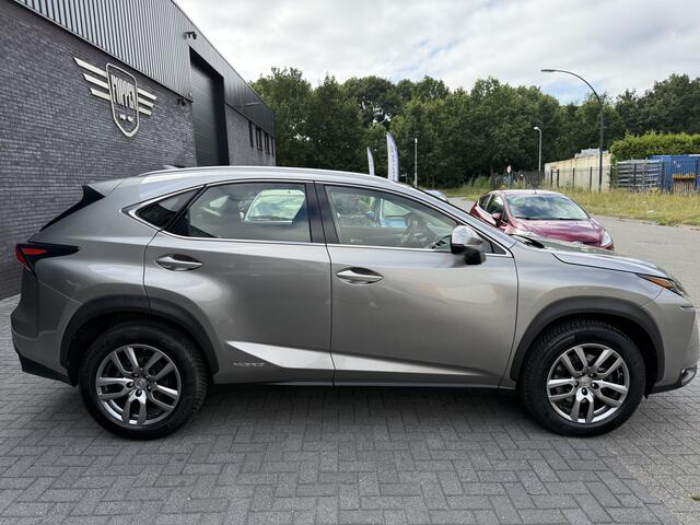 Lexus NX 300h Luxury Line | 1E EIGENAAR | 12MND GARANTIE | NAVI | XENON | LEDER | AUTOMAAT |