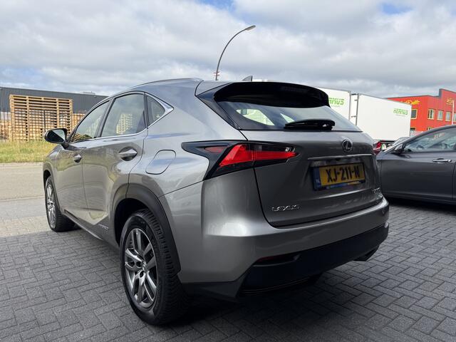 Lexus NX 300h Luxury Line | 1E EIGENAAR | 12MND GARANTIE | NAVI | XENON | LEDER | AUTOMAAT |