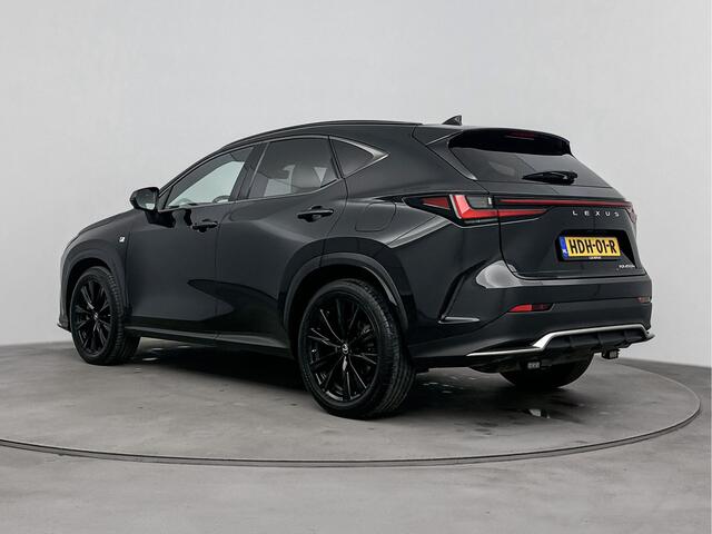 Lexus NX 450h+ AWD F Sport Line | Stoel en stuurwiel verwarmd | LM velgen | Draadloze telefoonlader | Navigatie | 360 Camera | Dodehoek Ass. |