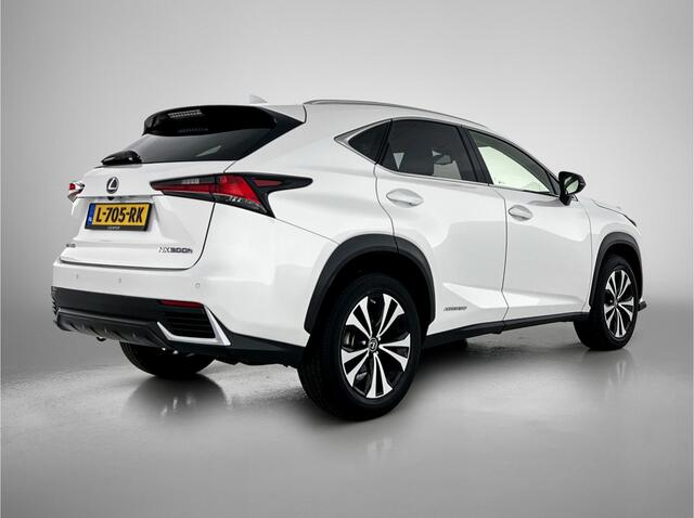 Lexus NX 300h AWD Ultimate Edition | NL-Auto | Groot Navigatie | Bi-Tone Leder Interieur |