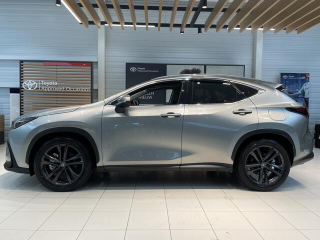 Lexus NX 450h+ AWD Executive Line | Schuif -/ kanteldak | Electrich bedienbare achterklep | 306 pk |