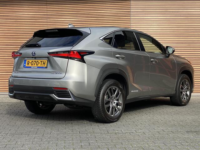 Lexus NX 300h AWD Luxury Edition Panoramadak / Lederen bekleding / Navigatie