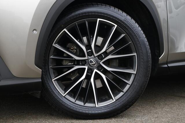 Lexus NX 450h+ AWD President Line | Mark Levinson | HUD | Digitale binnenspiegel |