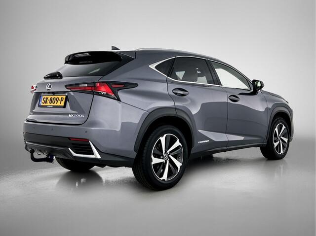Lexus NX 300h AWD President Line