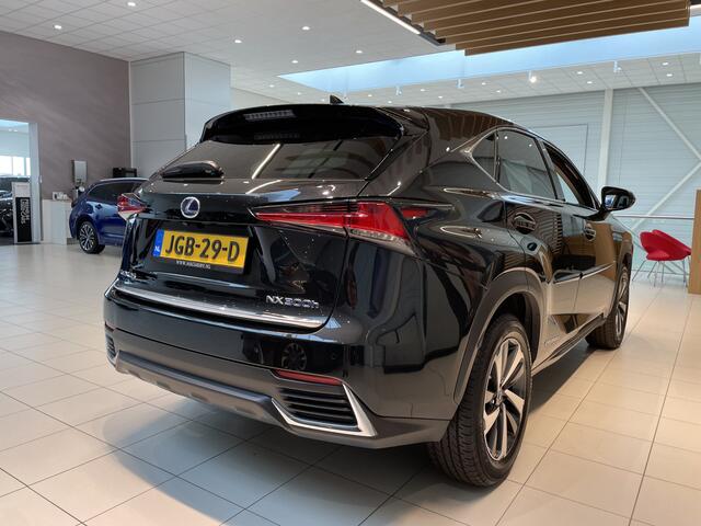 Lexus NX 300h AWD President Line | Mark Levinson | LED koplampen adaptief | HUD | Panoramadak |
