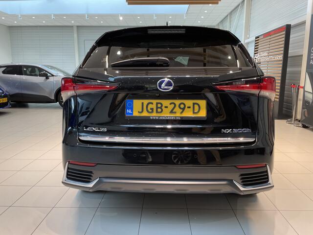 Lexus NX 300h AWD President Line | Mark Levinson | LED koplampen adaptief | HUD | Panoramadak |