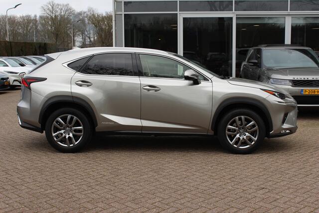 Lexus NX 300h AWD Luxury Line / Trekhaak / Camera / Leder / Keyless / 18'' / Navigatie / Stoelverwarming / Cruise Control