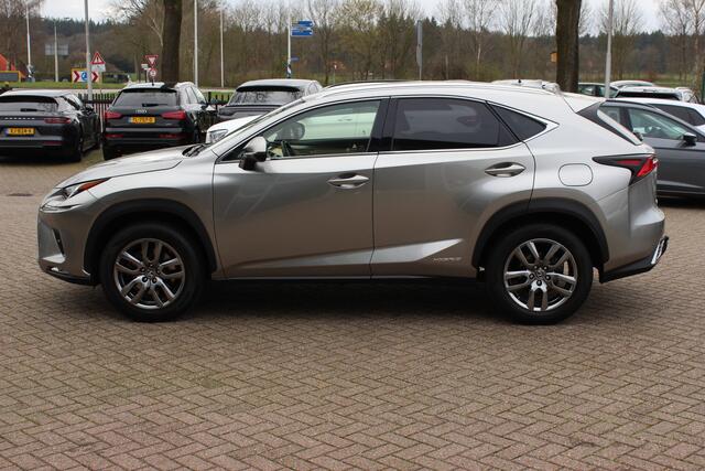 Lexus NX 300h AWD Luxury Line / Trekhaak / Camera / Leder / Keyless / 18'' / Navigatie / Stoelverwarming / Cruise Control