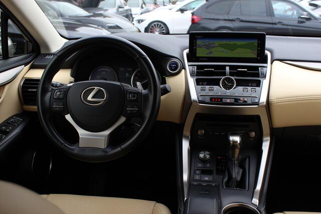 Lexus NX 300h AWD Luxury Line / Trekhaak / Camera / Leder / Keyless / 18'' / Navigatie / Stoelverwarming / Cruise Control
