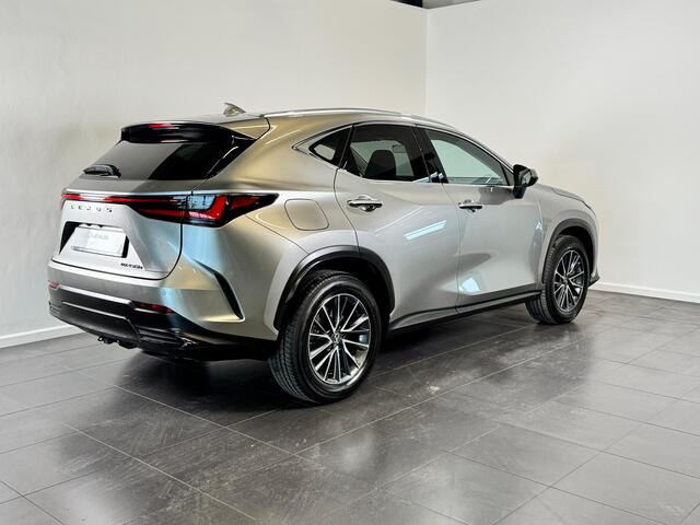Lexus NX 450h+ AWD Luxury Line | Trekhaak | Stuur -en stoelverwarming | Dodehoekdetectie | Apple Carplay |