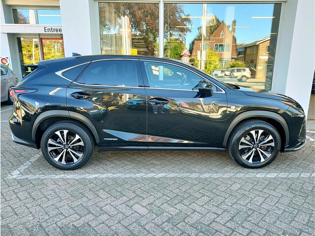 Lexus NX 300h AWD F SPORT LINE AUTOMAAT Head-up Display | Stoelventilatie | Panoramadak