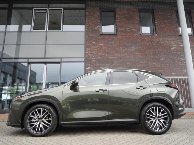 Lexus NX 450h+ AWD Launch Edition | Schuif/kanteldak | Elektrische verstelbare stoelen | Stuur en stoelverwarming | Adaptive cruise control | Camera rondom | Navigatie | Head up display | Trekhaak