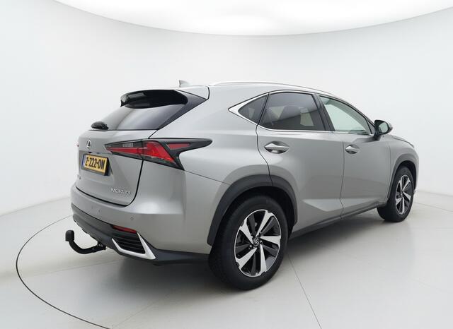 Lexus NX 300h AWD President Line | Trekhaak | Mark-Levinson | Stoelverwarming & Koeling |