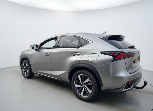 Lexus NX 300h AWD President Line | Trekhaak | Mark-Levinson | Stoelverwarming & Koeling |