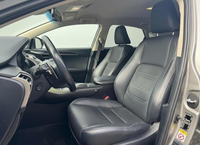 Lexus NX 300h AWD President Line | Trekhaak | Mark-Levinson | Stoelverwarming & Koeling |