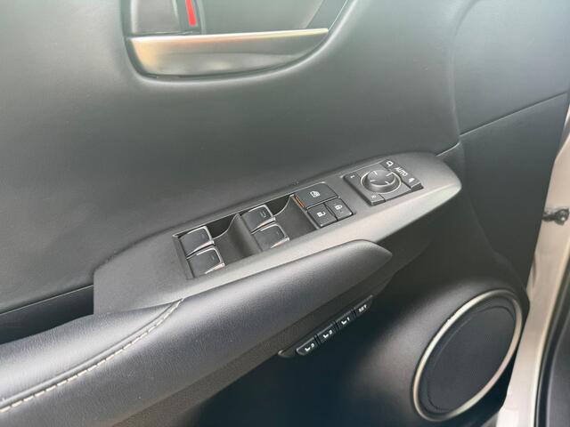 Lexus NX 300h AWD President Line | Trekhaak | Mark-Levinson | Stoelverwarming & Koeling |