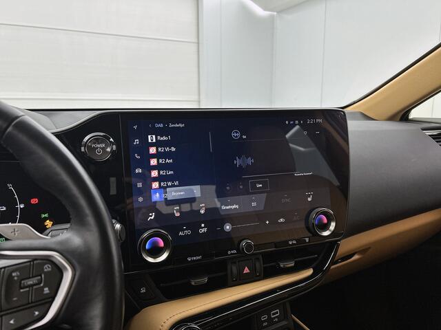 Lexus NX 450h+ AWD Luxury Line | BTW voertuig | 360 Camera | Stoel+stuurverwarming | Elektrische achterklep | Parkeersensoren voor+achter | Blindspot monitor | Onderweg-naar-dealer