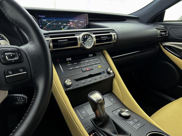 Lexus RC 300h Luxury Line