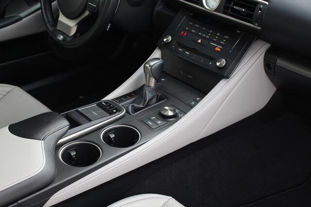 Lexus RC 300h Hybride F-Sport Line I Lane Keep Assist I Navi I Camera