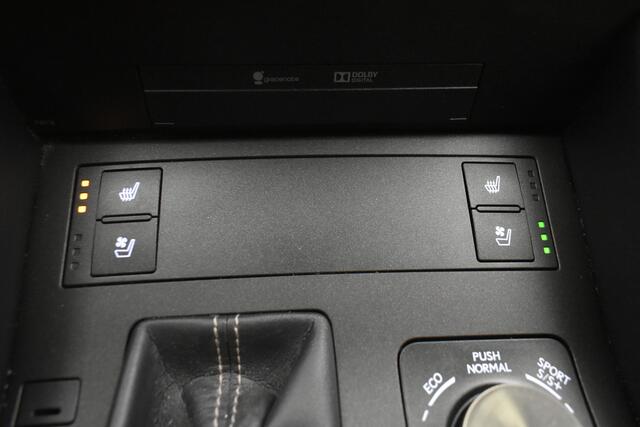 Lexus RC 300h F SPORT 10 jaar Lexus garantie | Dodehoek | Keyless | Stoel vent.