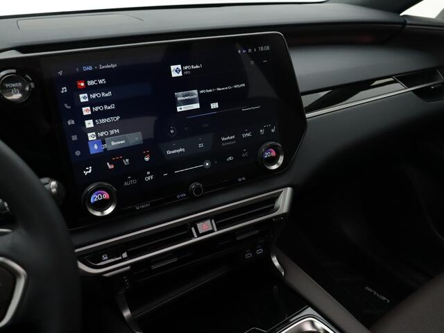 Lexus RX 450h+ Plug-in Hybrid F Sport Design | Panoramadak | Dodehoekdetector | 360 Camera | Stoelgeheugen | Head-up Display | Stoelverwarming/-Verkoeling | Stuurverwarming |