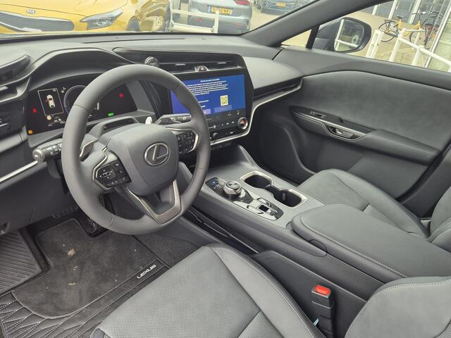 Lexus RZ 450e Executive Line 71 kWh NIEUW & DIRECT LEVERBAAR , Automaat , Stoel/Stuur verwarming ,Leder ,Dodehoek detectie, 10 jaar Lexus garantie, originele NL auto, 435KM
