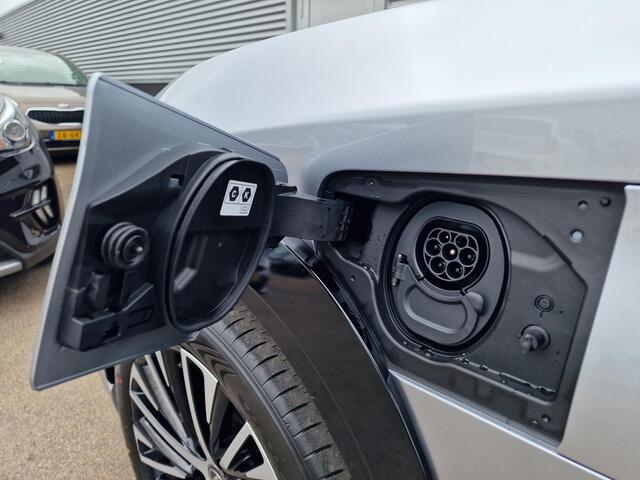 Lexus RZ 450e President Line 71 kWh NIEUW - Full Options - Uit voorraad leveren - NIEUW - Electrisch aangedreven