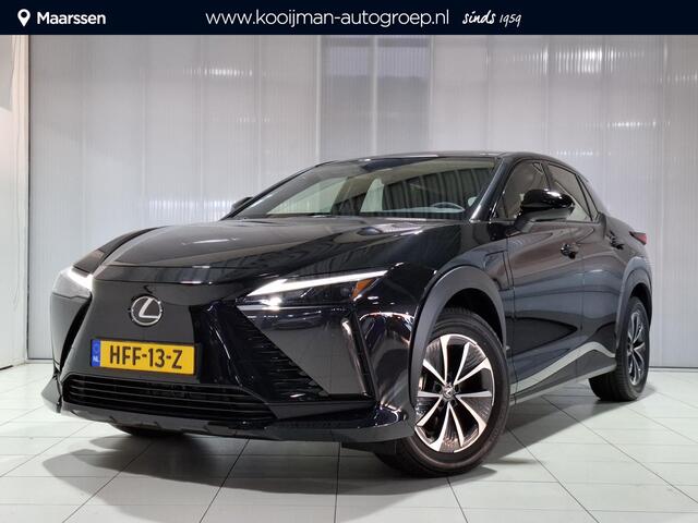 Lexus RZ 450e Comfort Line 71 kWh | 4WD| NIEUW | 17% bijtelling | Dodehoek detectie | Stoelverwarming | Adaptieve cruise control |