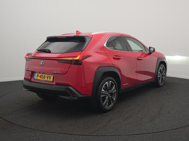 Lexus Ux 250h Business Line - RIJKLAARPRIJS - Stoel- en Stuurverwarming - Achteruitrijcamera - Automaat