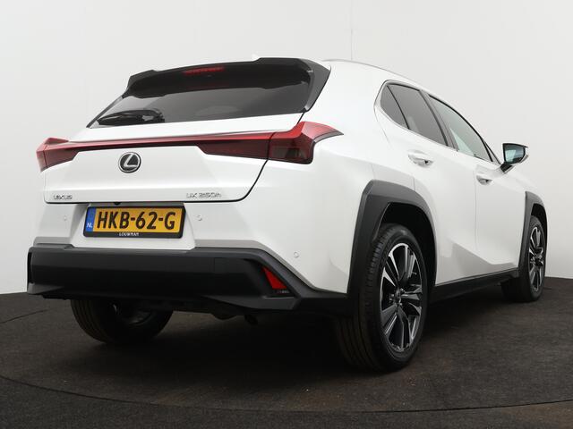 Lexus Ux 250h Business Line | Blind Spot Monitor | Leder | Stuur en stoel verwarming |