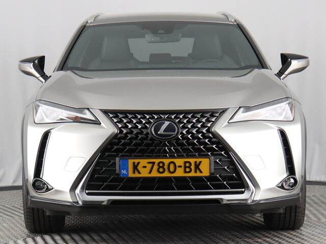 Lexus Ux 250h F Sport Line (Camera / ACC / Stoelverw. / Carplay)