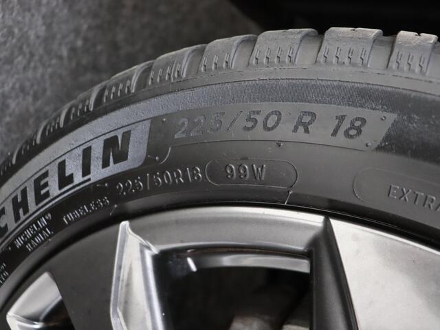 Lexus Ux 250h AWD F Sport Premium | Mark Levinson | Sunroof | 360 Camera | HUD |