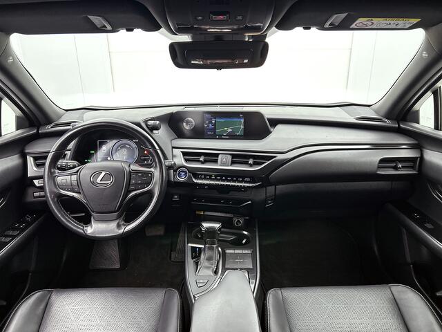 Lexus Ux 250h Luxury Line | Blind Spot Monitor | Apple CarPlay / Android Auto | Parkeersensoren |