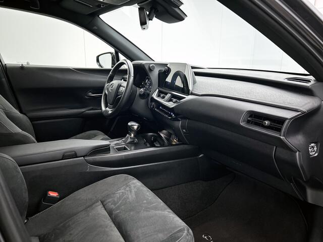 Lexus Ux 250h Urban Line | Apple Carplay/ Android Auto | Draadloze lader | LED koplampen | Lexus Connected |
