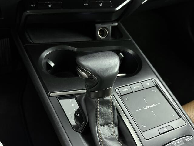 Lexus Ux 250h Luxury Line | Head-up Display | Carplay | Adaptive Cruise |