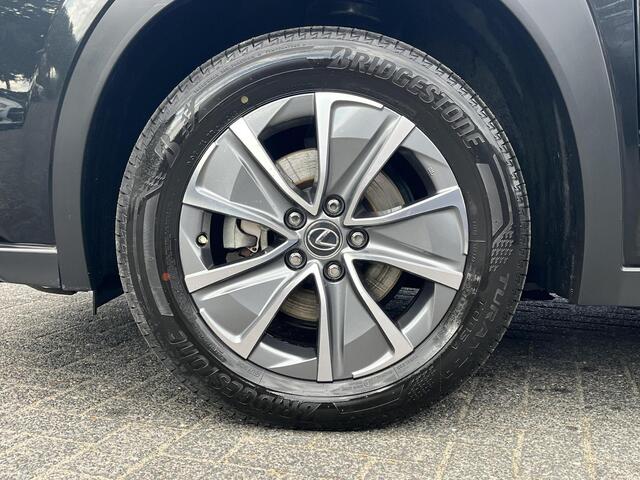 Lexus Ux 300e Business 54 kWh | Carplay | Electr. bestuurdersstoel | Parkeercamera | Adaptive cruise control |
