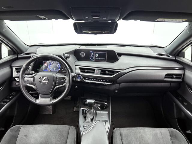 Lexus Ux 250h Preference Line | 18" Velgen | Keyless Entry | Apple Carplay & Android Auto |