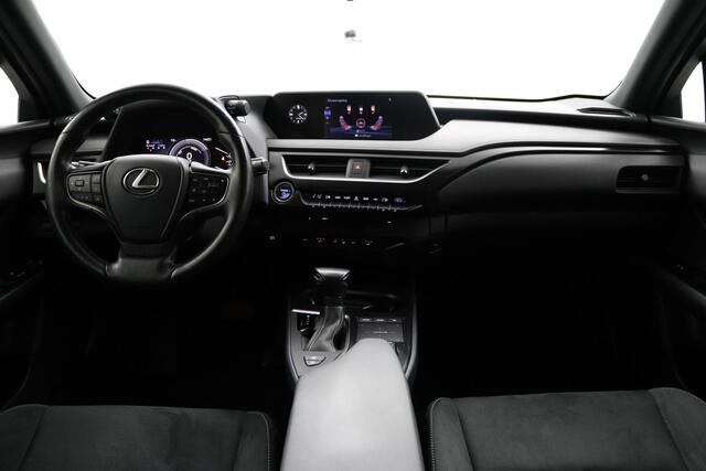 Lexus Ux 250h Business Line | 18 Inch Lichtmetalen velgen | Privacy Glass | Blind Spot Monitor